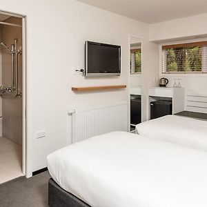 Family Queen Room